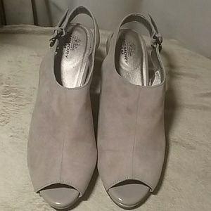 Life Stride High Heels Women's Size 9m